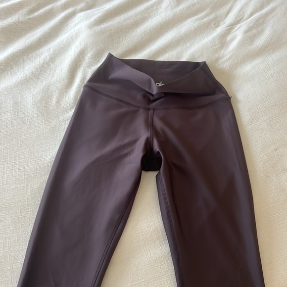 Alo Airlift Leggings - Picture 6 of 6